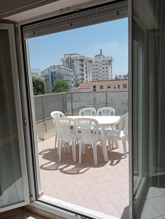 Appartamenti Carlotta Rimini Dış mekan fotoğraf